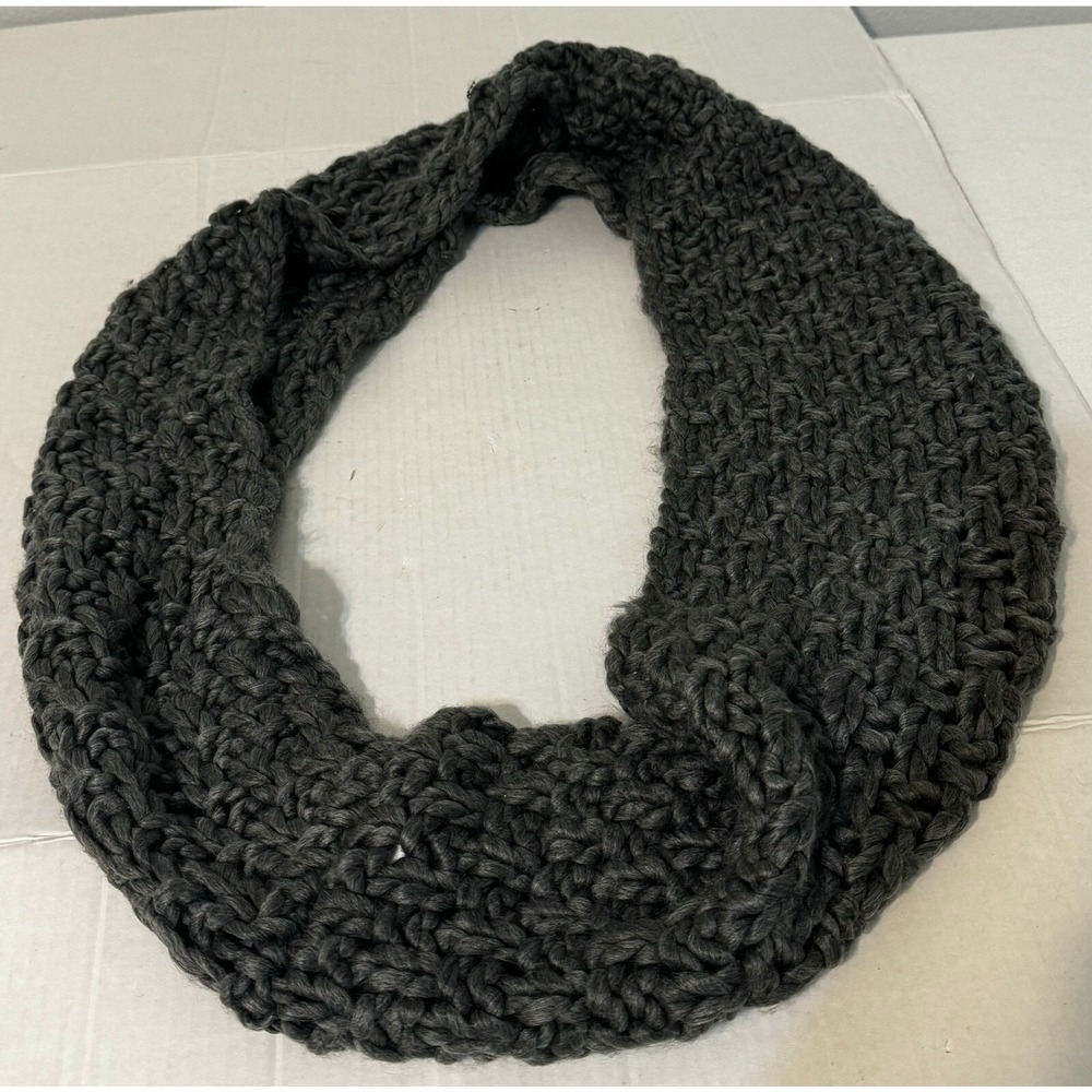 Old Navy Scarf Gray NEW $16